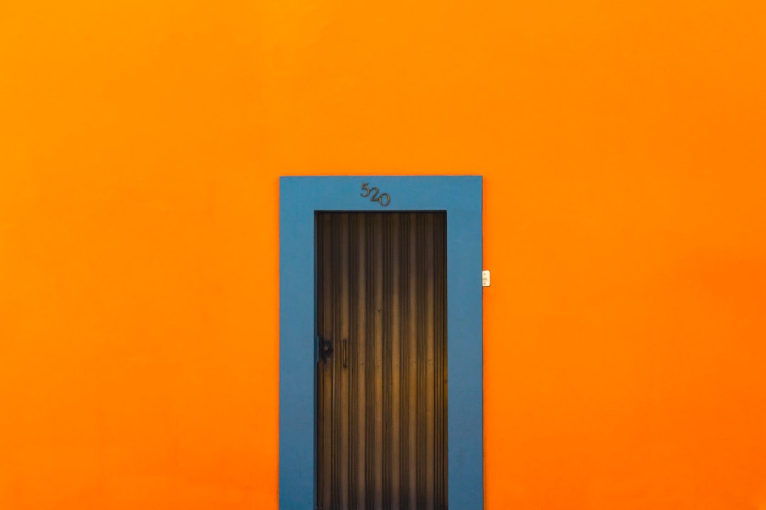 Efficient Cylindrical Solar Outdoor Lights for Eco-Friendly Illumination