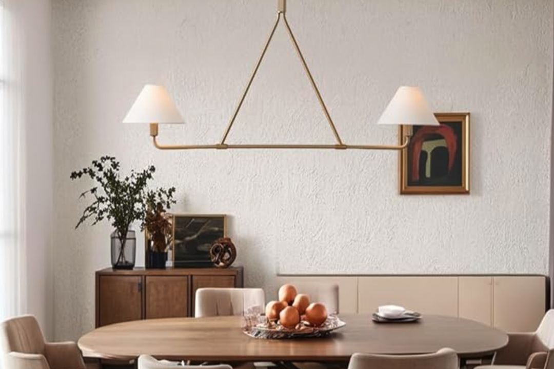 Elegant Two-Tone Chandelier: A Simple Design Touch